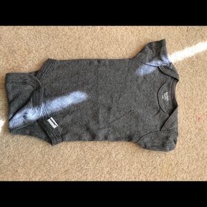 Short sleeve gray onesie